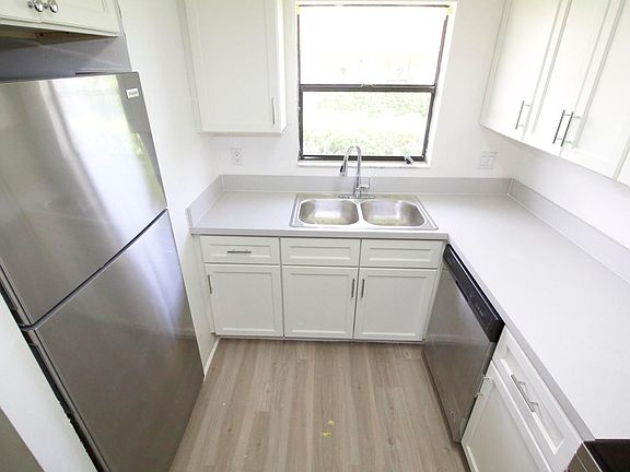 5th image of 3804 Harwood St