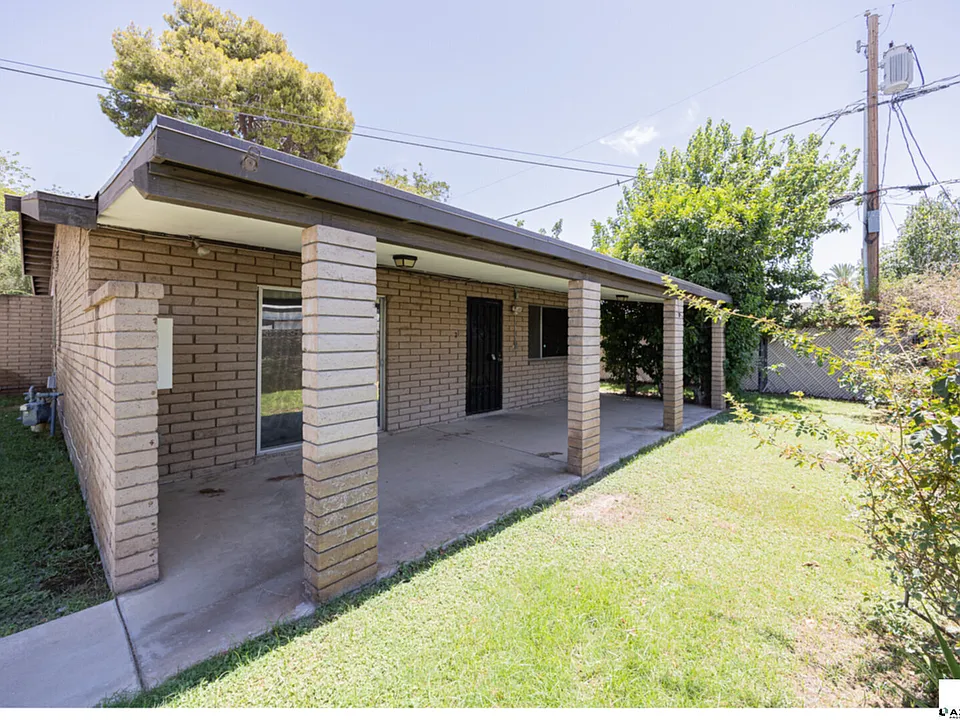 2219 W Morten Ave #3