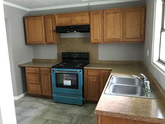 4th image of 2716 E General Wainwright Dr