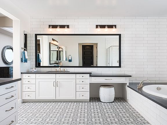 Madera - Spruce Interior Image 4