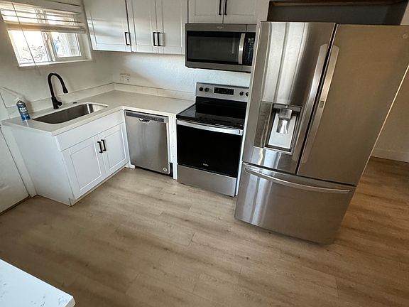 2nd image of 2718 E Wood St #1