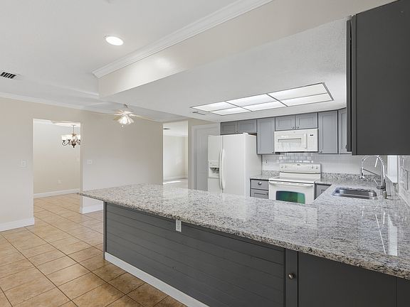 5th image of 16329 Caribbean Ct