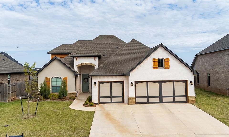 1st image of 14521 Rochefort Ln