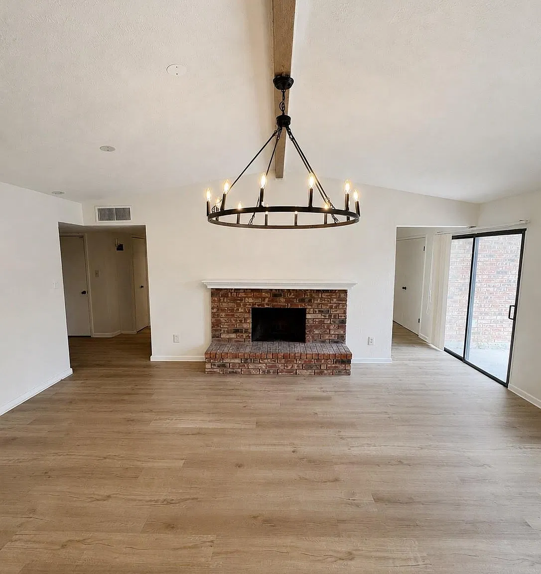 4 bed, 1674 sqft, $2,650 — Photo 2