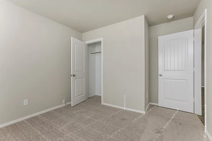 1056 Huntington Dr — Photo 6
