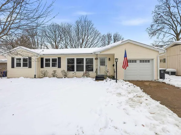 1840 37th St, Moline, IL 61265