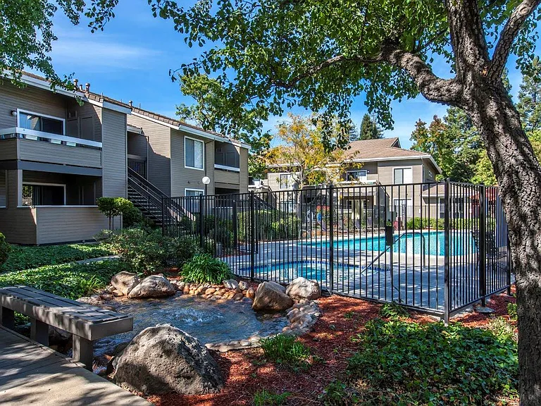 Monte Vista Apartments — Photo 15