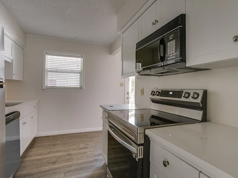 2020 Cap Rock Dr — Photo 3