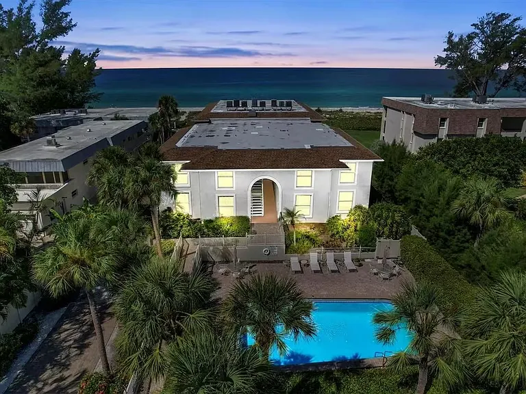 5201 Gulf Of Mexico Dr — Photo 10