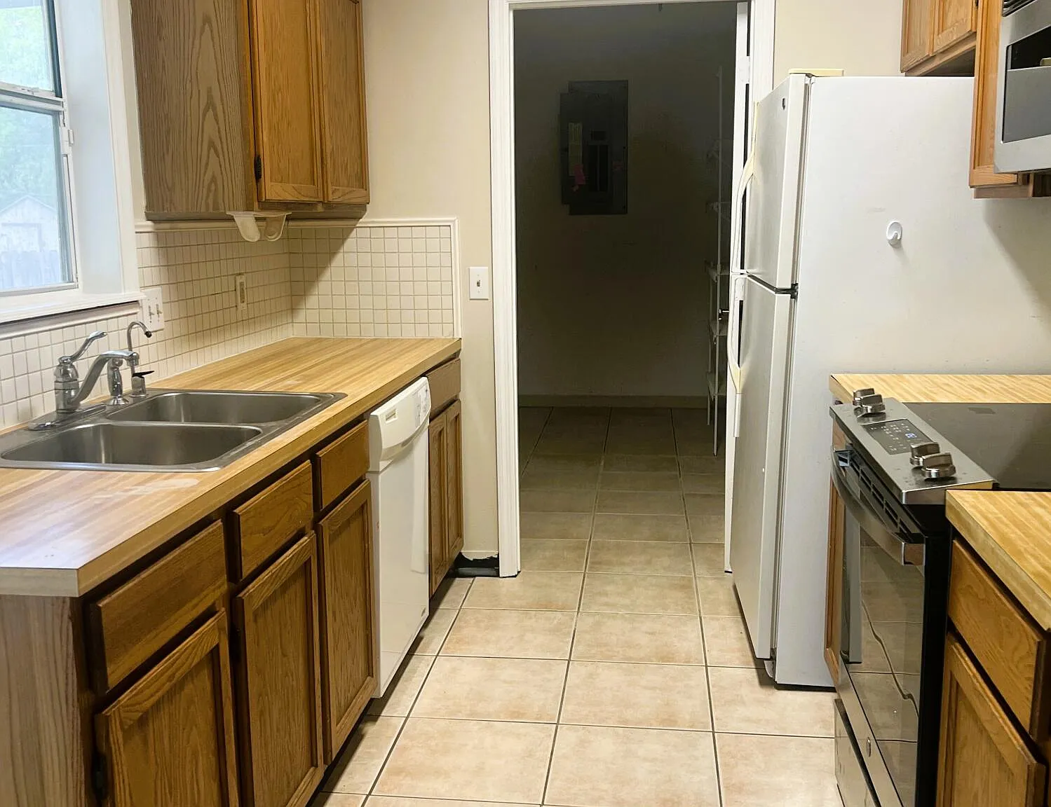 2 bed, 2.0 bath, 1296 sqft, $1,600 — Photo 3