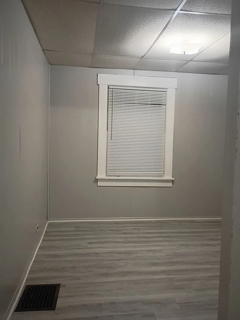 For Rent: 2401 S Mulberry St. Cozy 2 Bedroom 1 Bath, New Flooring! Bonus Room! — Photo 4