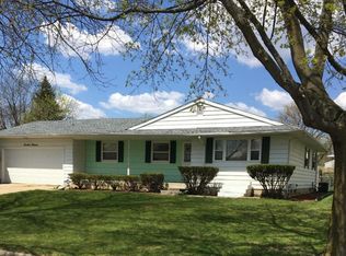 1611 Lockbridge Dr, Lansing, MI 48911