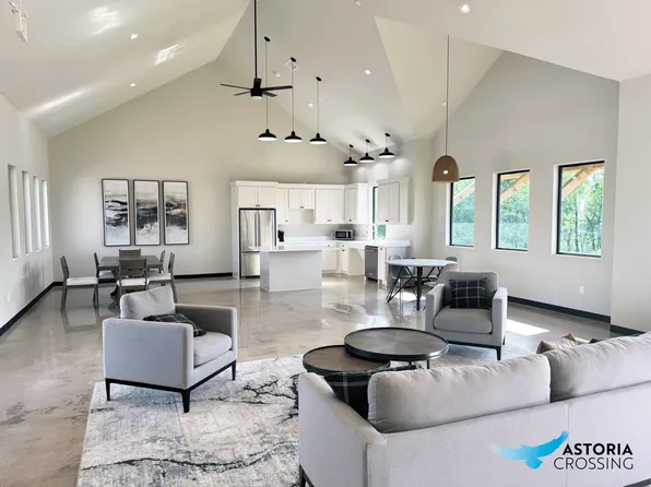 Champion - RM1676 Plan, Astoria Crossing