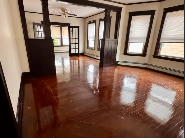 182 Juniper St Floor 1, East Providence, RI 02914