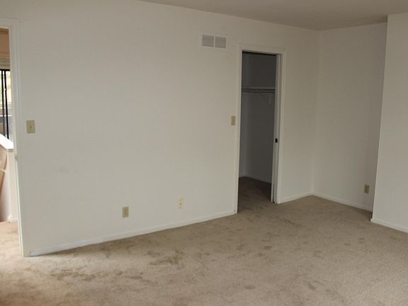 4th image of 705 Wiggens Ferry Dr