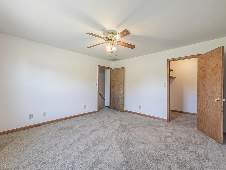 44 Arlington Ct — Photo 22