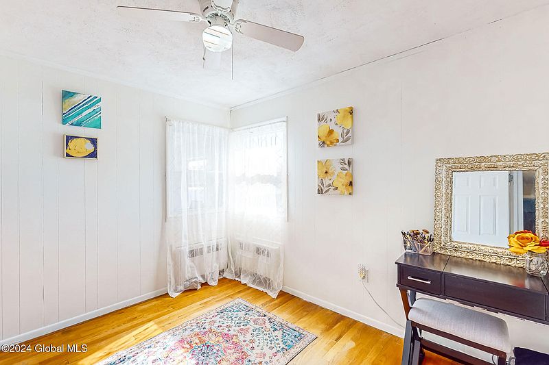 5th image of 1528 4th Avenue