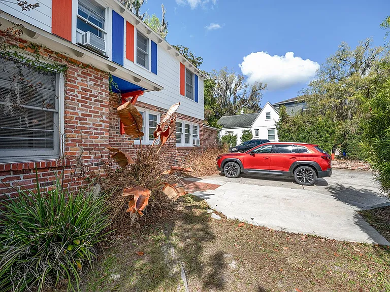 949 SW 13th St — Photo 19