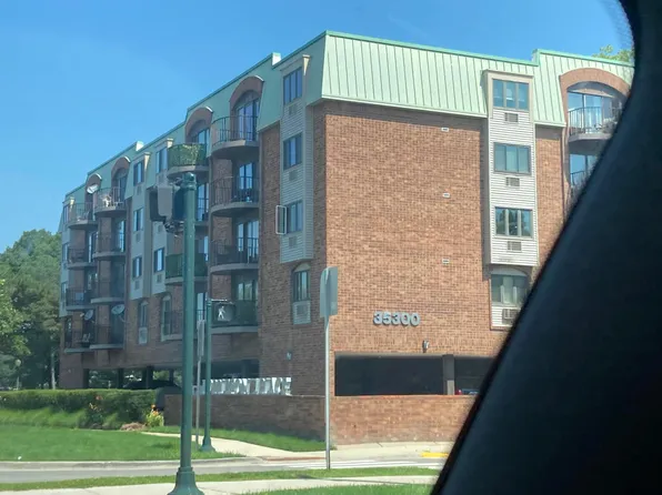 35300 Woodward Ave, Birmingham, MI