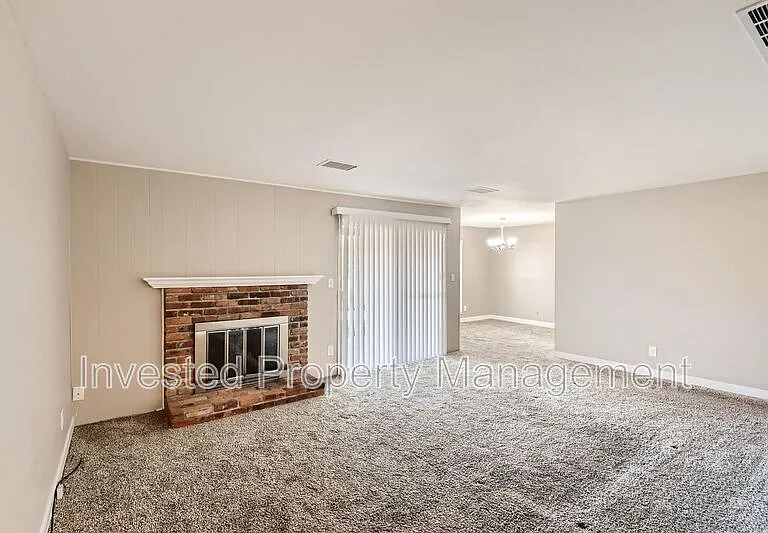 7332 S Xenia Cir #B — Photo 2