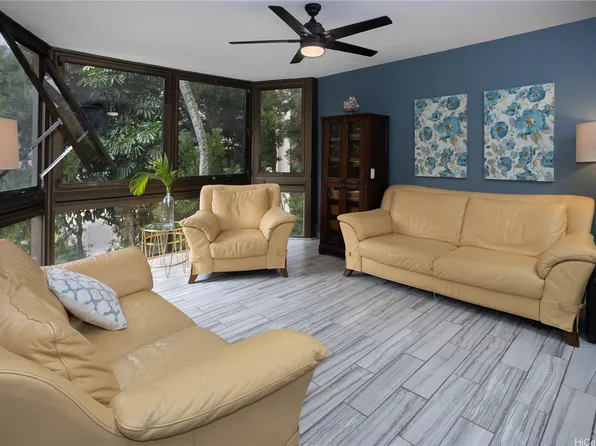 531 Hahaione St #24A, Honolulu, HI 96825