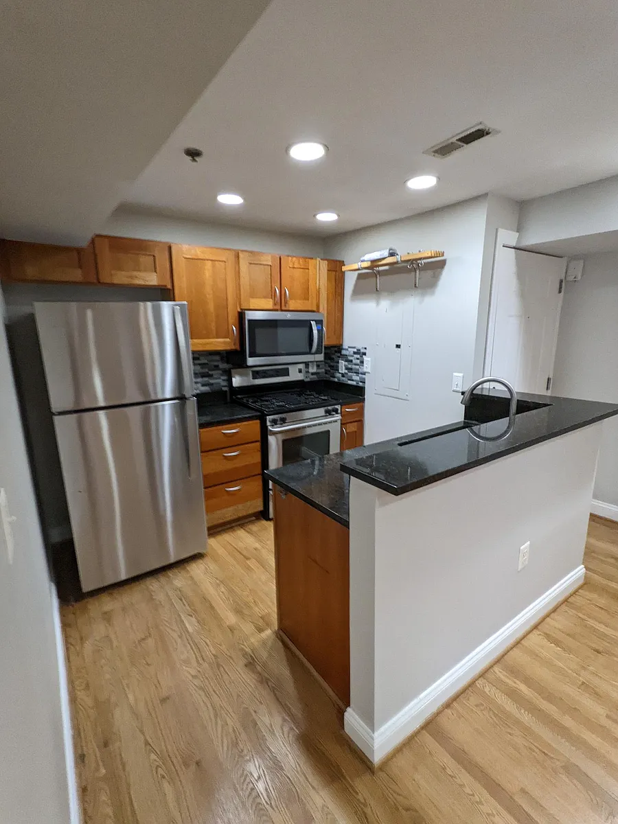 Building Photo - 1306 O St NW #LL2
