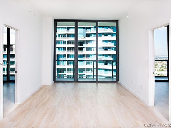 3rd image of 1300 S Miami Ave #Penthouse 5109