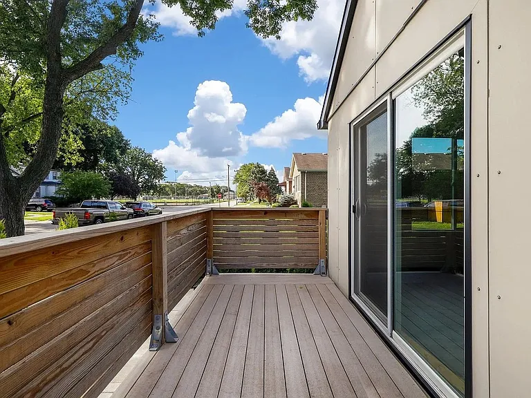 S Mozart Ave — Photo 4