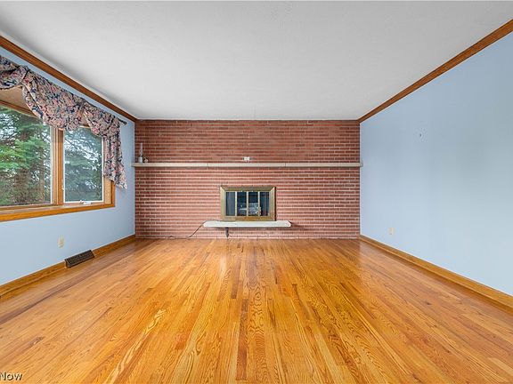 4th image of 24827 Lake Rd