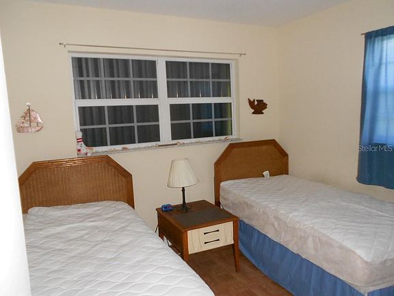 4th image of 1600 W Neponsit Dr