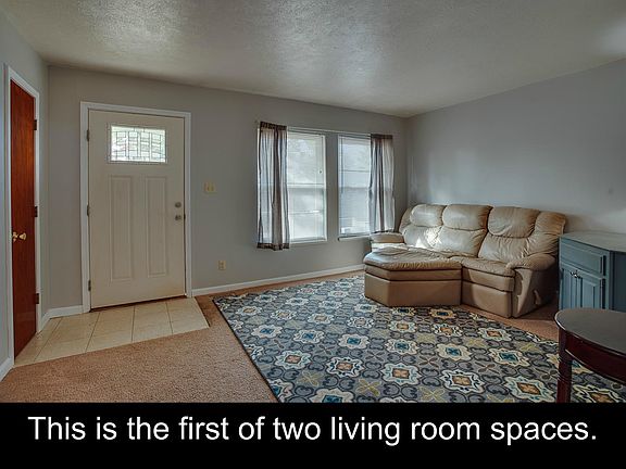 3rd image of 410 W Hickory Dr