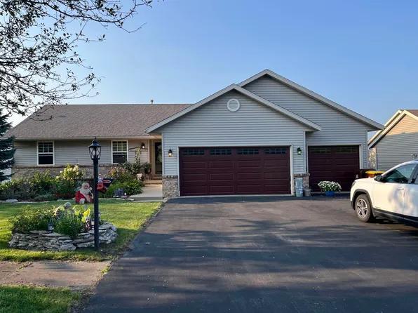 525 W Maple Ave, Stockton, IL 61085