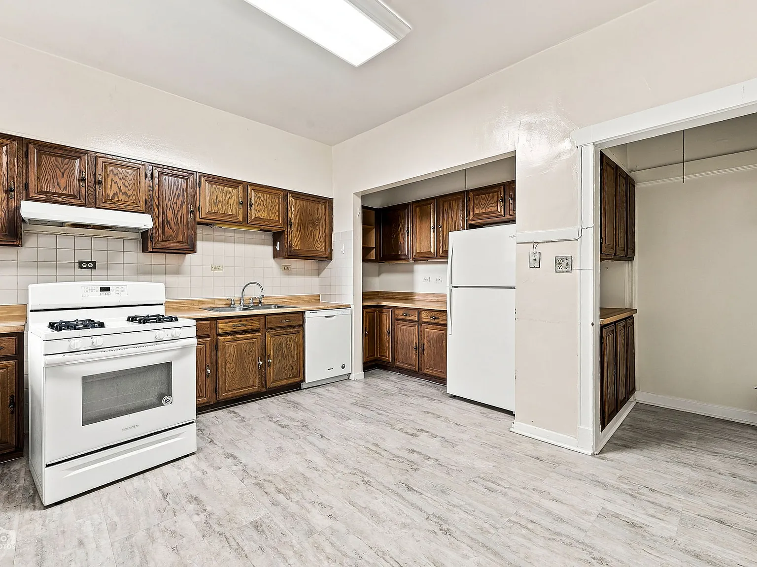 4 bed, 2000 sqft, $3,150 — Photo 1