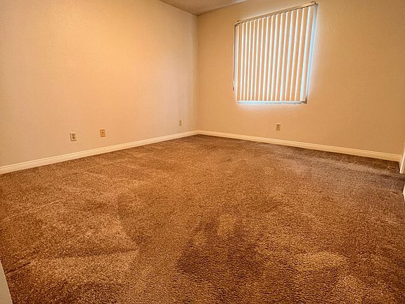 4th image of 4025 Walnut Grove Ave APT E
