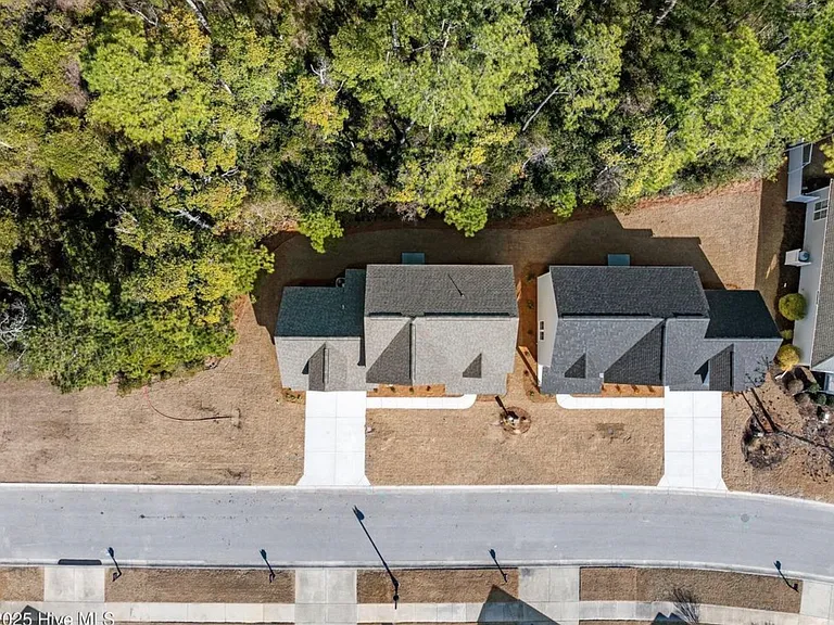 4782 Yellowood Dr — Photo 8