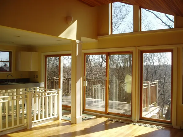 29 Sparhawk Ter, Marblehead, MA 01945