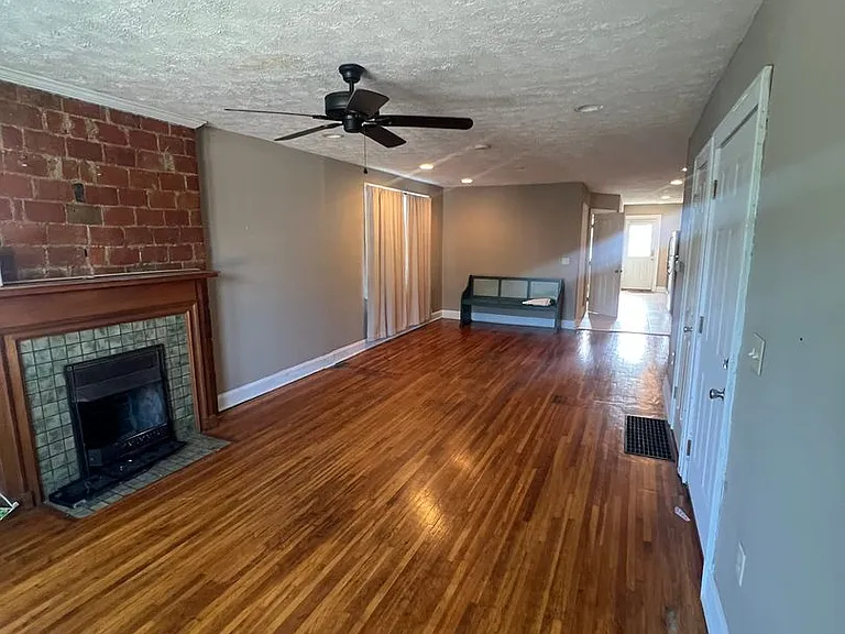 2536 Adams Ave — Photo 4