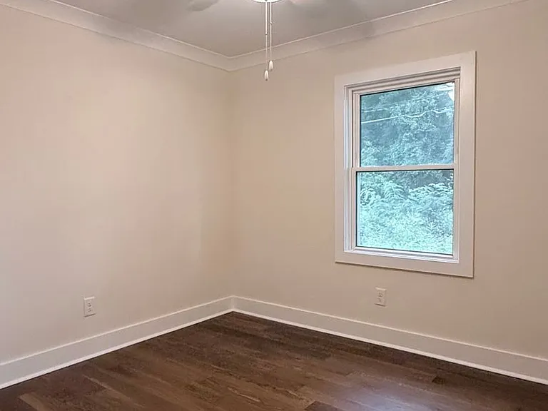 358 W Drake Ave — Photo 9