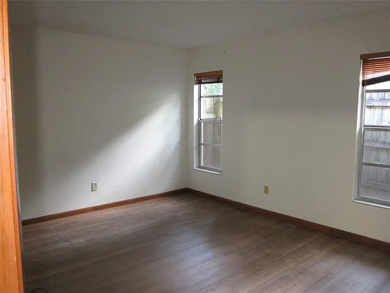 1209 SW 80th Dr — Photo 9