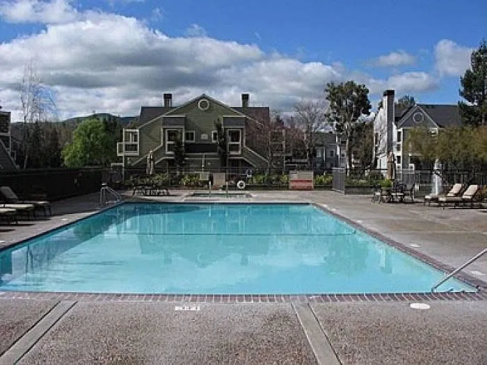 2 bed, 950 sqft, $2,900 — Photo 3