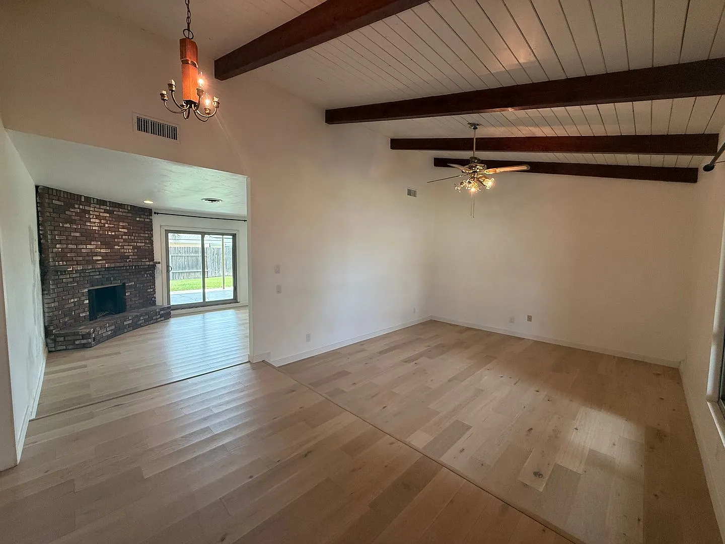 Charming SW Bakersfield Home — Photo 3