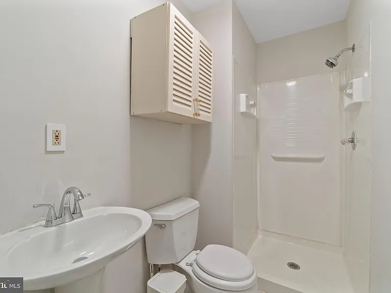 1004 Dartmouth Glen Way — Photo 25