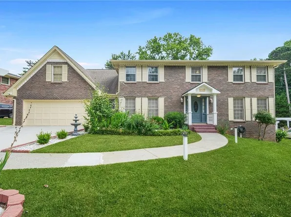 5152 Clearwater Dr, Stone Mountain, GA 30087