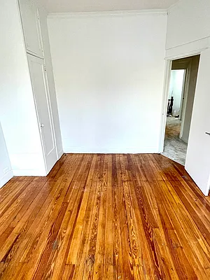 Rented by Amorelli Realty | media 10