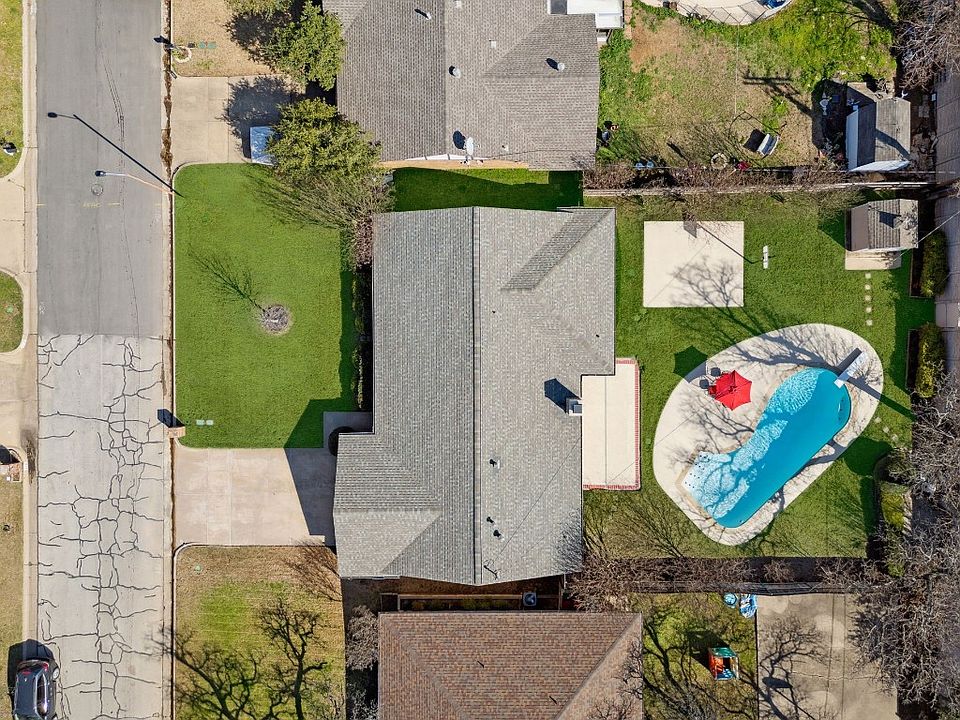 1st image of 4716 Bonneville Dr