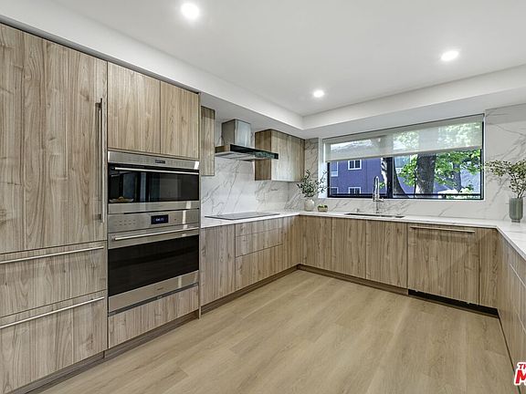 4th image of 333 N Palm Dr #310