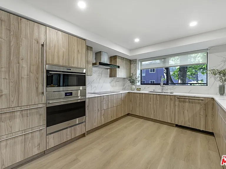 333 N Palm Dr #202 — Photo 4