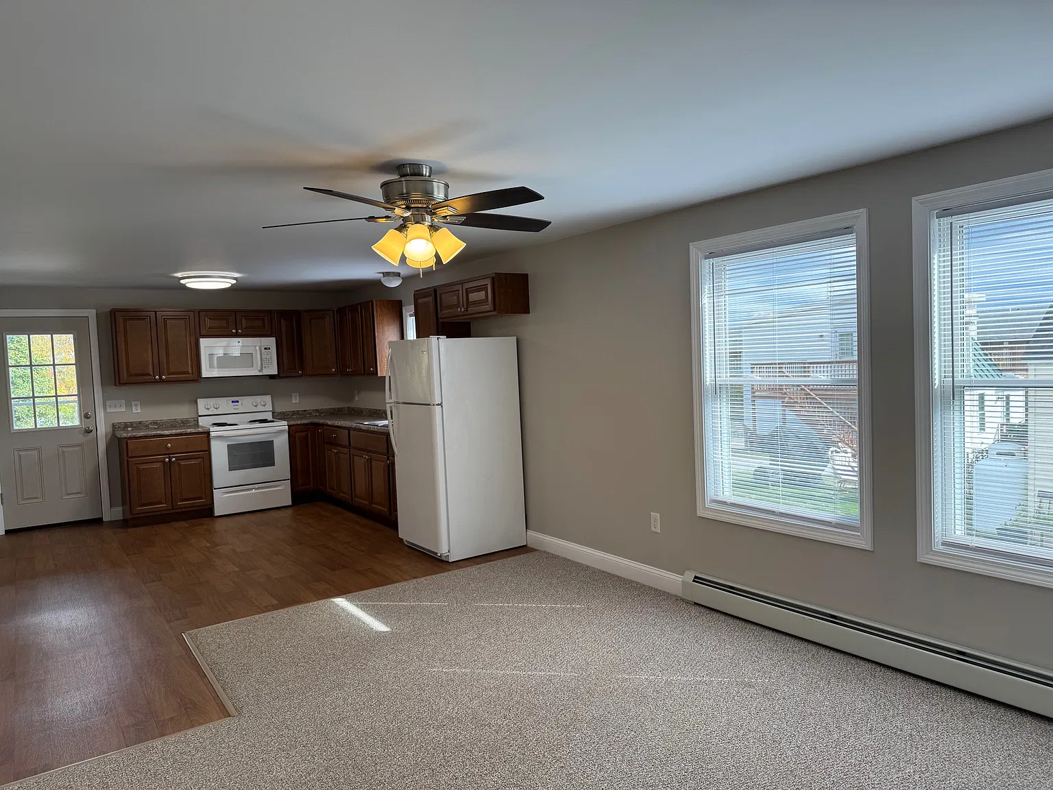 2 bed, 712 sqft, $1,900 — Photo 3