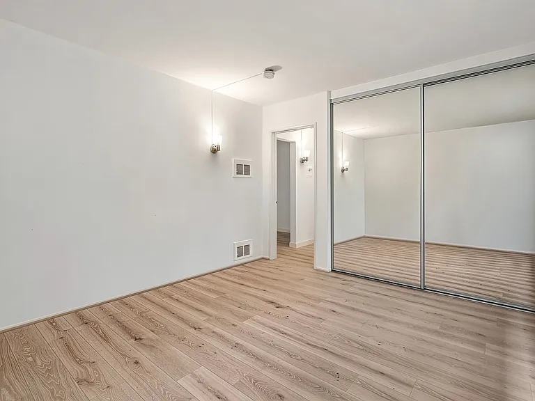 826 S Grand View St #1 — Photo 12