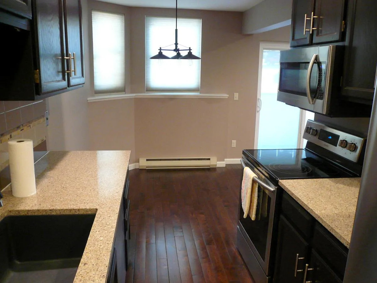 1 bed, 800 sqft, $1,585 — Photo 3